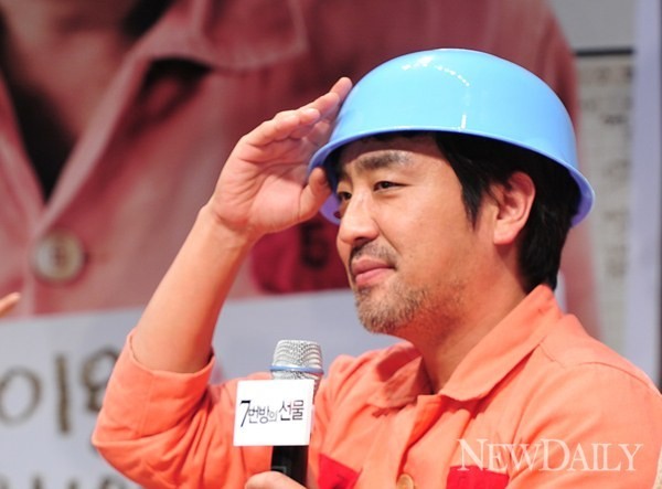 ▲ 용구를 위해 바가지모양으로 머리를 잘랐다는 류승룡ⓒ정상윤 기자