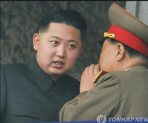 ▲ 보고를 받고 있는 북한 김정은 ⓒ연합뉴스