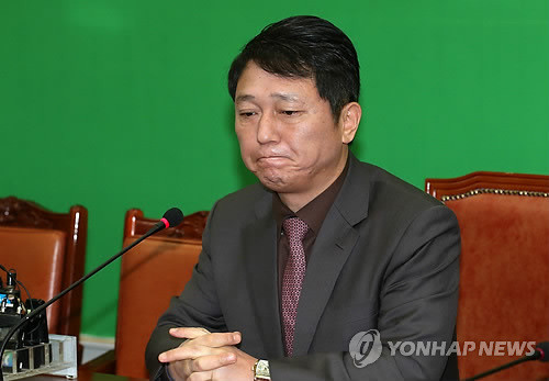 ▲ 예산결산특별위원회 간사인 민주통합당 최재성 의원이 25일 오전 국회 당 대표실에서 기자간담회를 하고 있다. ⓒ 연합뉴스