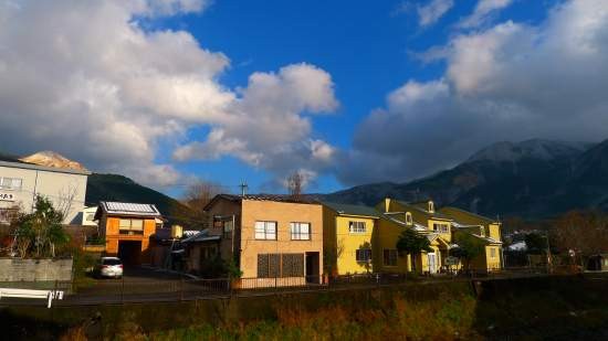 ▲ 유후인 마을 초입의 주택가 풍경