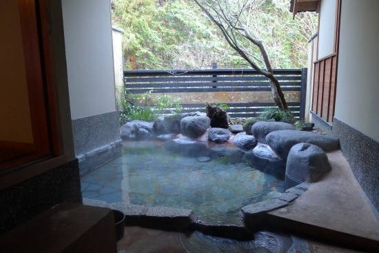 ▲ 시우와 노 유도코로의 4개 노천탕 중의 하나로 2인용이다.