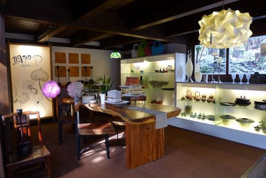 ▲ 니혼노 아시타바 여주인의 콜렉션