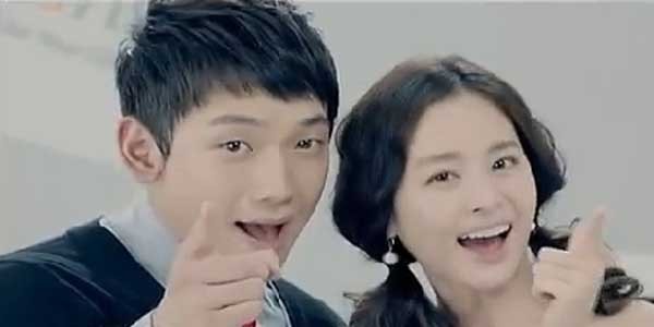 ▲ 한 소셜커머스 CF에 함께 출연했던 정지훈 상병과 배우 김태희[화면캡쳐]