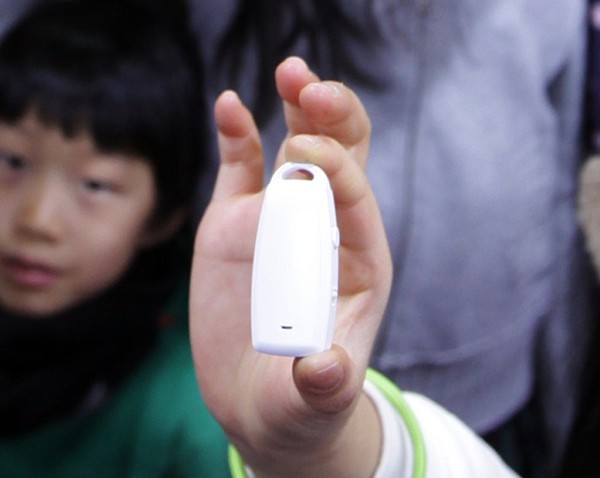 ▲ ⓒ뒷줄 오른쪽 2번째부터 박인식 SK텔레콤 기업사업부문장, 이주호 교육부 장관, 김기선 국회의원, 초록우산어린이재단 이제훈 회장.