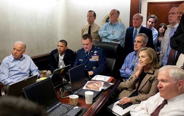 ▲ 2011년 5월 작전명 '제로니모(오사마 빈라덴 사살작전)' 중계를 보기 위해 백악관 주요 관계자들이 워룸(War Room)'에 모였다. 노무현 정권도 이런 모습의 '안보기구'를 원했지만 실패했다.