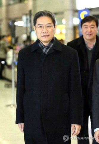 ▲ 장즈쥔 중국 외교부 상무부부장이 중국정부 특사 자격으로 9일 오후 인천공항을 통해 입국하고 있다. 장 부부장은 10일 박근혜 대통령 당선인을 예방, 후진타오 국가주석과 시진핑 공산당 총서기의 친서를 전달하고 한중관계 발전 및 대북정책 협력 방안 등을 논의할 것으로 알려졌다. ⓒ 연합뉴스