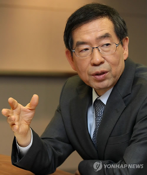 ▲ 취임 100일 기자간담회 당시의 박원순 서울시장(자료사진).ⓒ 연합뉴스