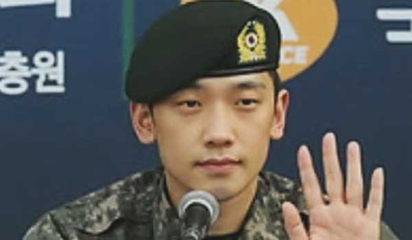 ▲ '연예병사' 생활을 하고 있는 정지훈 상병.[사진:YTN보도 캡쳐]