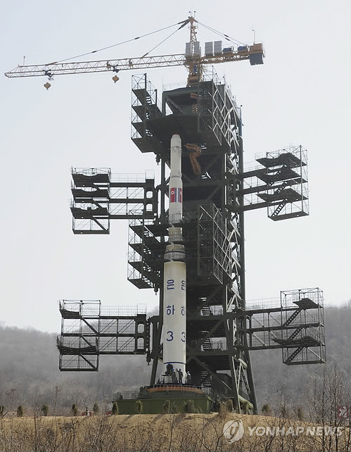 ▲ 북한이 위성발사 실험이라고 주장하는 은하3호 로켓.ⓒ
