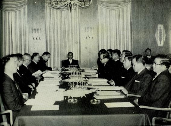 ▲ 유럽과 아프리카 지역 공관장회의 (1964.12.12일)ⓒ소장자 이현표.