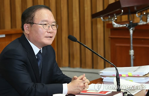 ▲ 이동흡 헌법재판소장 후보자가 21일 국회에서 열린 인사청문회에서 의원들의 질의에 답변하고 있다. ⓒ연합뉴스