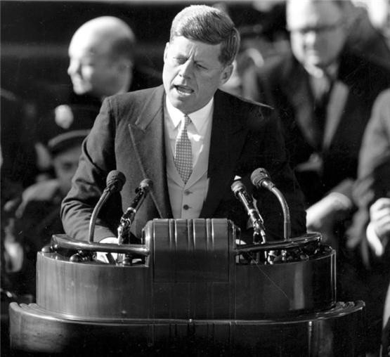 ▲ 취임사를 하는 케네디 대통령 (1961.1.20일)ⓒ소장자 이현표.