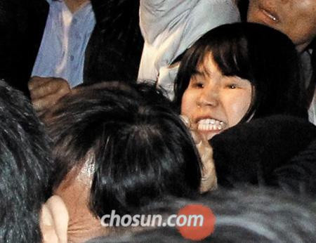 ▲ 통합진보당 머리끄덩이녀 ⓒ조선닷컴