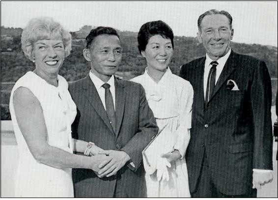 LA 요티 시장 주최 만찬회에서 (1965.5.24일)ⓒ소장자 이현표.