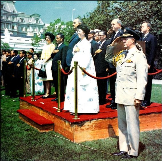 ▲ 백악관 공식 환영행사 (1965.5.17일)ⓒ소장자 이현표.