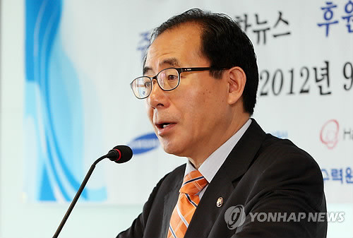 ▲ 민주통합당 김성곤 전당대회준비위원장 ⓒ연합뉴스