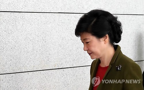 ▲ 박근혜 대통령 당선인이 6일 백범기념관에서 열린 제2차 국회의원ㆍ당협위원장 연석회의에 참석하기 위해 입장하고 있다. ⓒ 연합뉴스