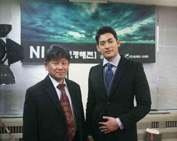 ▲ 김학순 감독(좌측)과 배우 정석원.