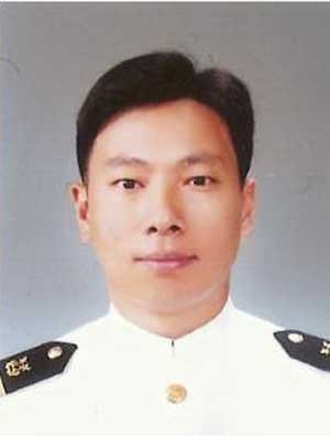 ▲ 방사청에서 근무 중인 인민식 해군소령.