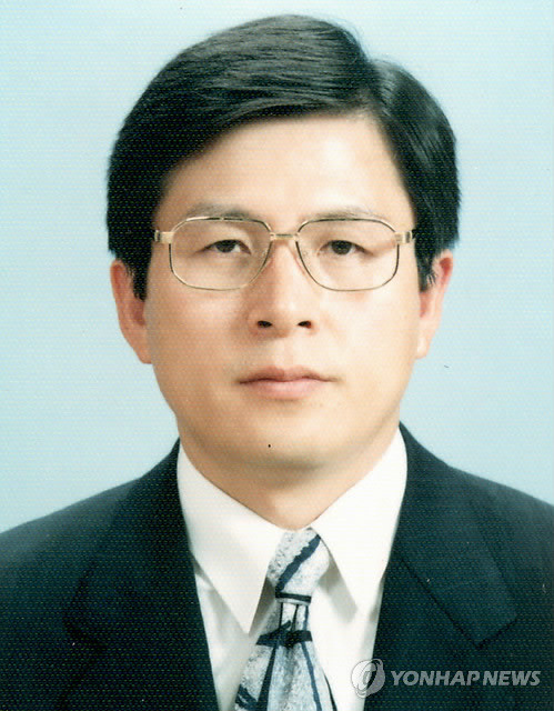 ▲ 윗줄 왼쪽부터 서남수, 윤병세, 황교안. 아랫줄 왼쪽부터 김병관, 유정북, 유진룡.