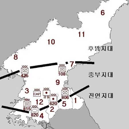 북한 주요 군단 배치도. 개성은 4군단, 2군단, 12군단 사이에 있다.