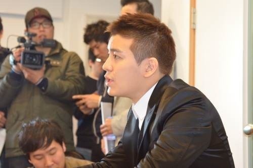 ▲ 지난해 11월 서울 강남구 신사동의 한 빌딩에서 기자회견을 열고 그동안 재판을 거치면서 겪었던 심경을 고백하고 있는 강성훈.  ⓒ 조광형 기자