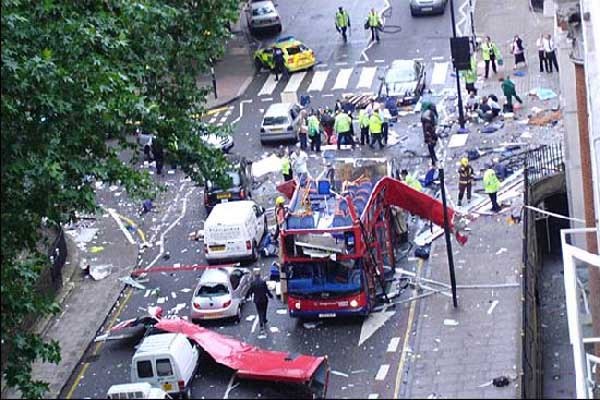 2005년 7월 7일 런던 테러의 현장. 파키스탄 출신 이민자들이 벌인 테러다.