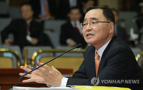 ▲ 정홍원 국무총리 후보자가 20일 오후 국회에서 열린 인사청문회에서 위원들의 질문에 답변하고 있다. ⓒ 연합뉴스