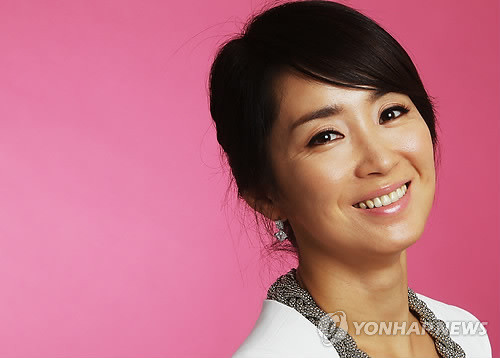 ▲ 이성호 판사는 지난 2001년 배우 윤유선과 결혼한 것으로 알려지면서 화제가 되고 있다. ⓒ 연합뉴스