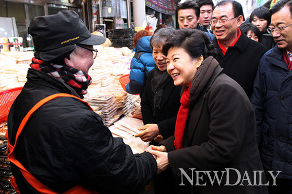 ▲ 박근혜 정부에서는 내년 7월부터 국민행복연금을 65세 이상 노인층에게 매월 4~20만원 지급한다. ⓒ 뉴데일리