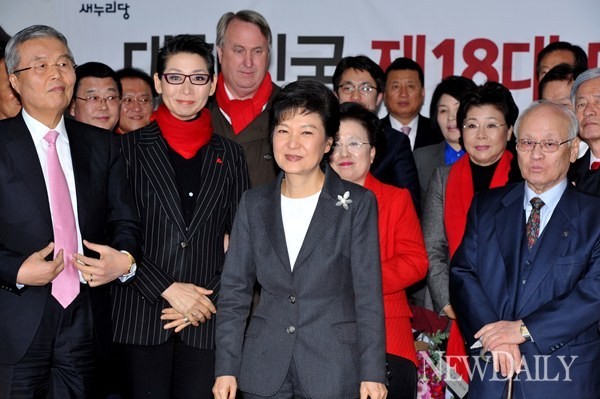 ▲ 김종인 전 선대위원장은 22일 "지도자가 시대 흐름을 못 읽으면 경제를 망친다"고 말했다. ⓒ 이종현 기자