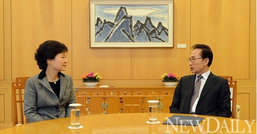 ▲ 새누리당은 24일 박근혜 대통령 당선인에게 “이명박 정부의 잘못을 반면교사로 삼아 같은 잘못을 되풀이 하지 않기를 바란다”고 당부했다.ⓒ 뉴데일리