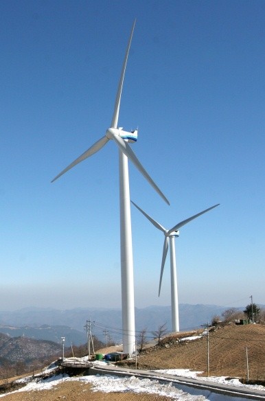 ▲ ⓒ강원도 태백시 창죽 풍력발전단지 풍력터빈.