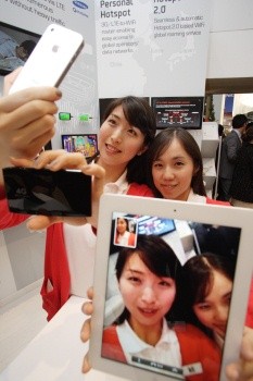 ▲ ⓒKT, 이종 LTE 간 로밍서비스 시연 성공.