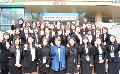 ▲ ⓒ마이스터고 신입사원들.