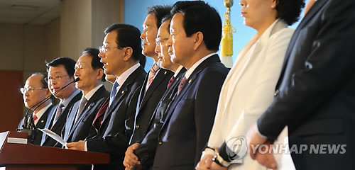 ▲ 새누리당 초선의원 76명의 '정부조직법의 조속한 국회 통과를 위한 성명서' 발표 기자회견이 11일 오전 국회 정론관에서 열려 이현재 의원이 성명서를 읽고 있다. ⓒ연합뉴스