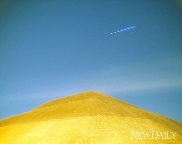 ▲ 사진의 길-건물#02(12.3m), C-Print, 2010 ⓒ 박진영