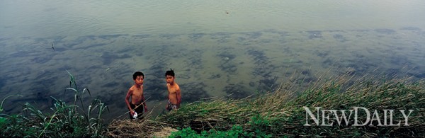 ▲ 도시소년-변두리의 여름방학, C-Print, 2003 ⓒ 박진영