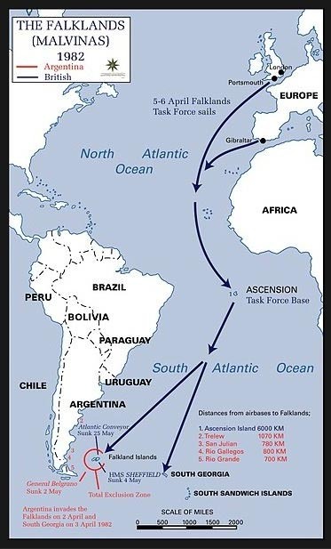 ▲ 아르헨티나에 공격받고 침몰하는 영국 셰필드 함.