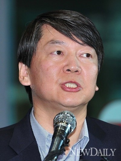 ▲ 노회찬 전 의원의 지역구인 서울 노원병 보궐선거에 출마하겠다고 밝히는 안철수 전 교수. ⓒ정상윤 기자