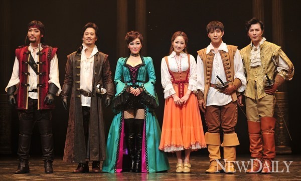 ▲ 삼총사와 달타냥, 밀라디와 콘스탄스ⓒ정상윤 기자