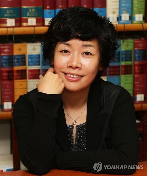 ▲ 김미화씨의 성균관대 언론정보대학원 석사 학위 논문 "연예인 평판이 방송 출연자의 진행자 선정에 미치는 영향 : 버라이어티 진행자 강호동과 유재석을 중심으로"  ⓒ 빅뉴스