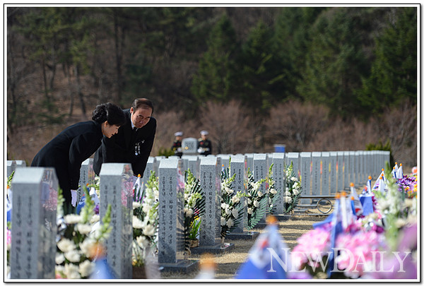 ▲ 우리는 왜 죽었습니까? 천안함 46 용사가 우리에게 묻고 있다.