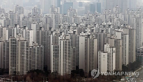 ▲ 부동산 시장, 안개 걷히나. 청와대는 1일 정부가 발표한 ‘주택시장 정상화 종합대책’이 박근혜 대통령이 강조한 부처 간 칸막이를 제거한 협업의 결과라고 자평했다. ⓒ 연합뉴스