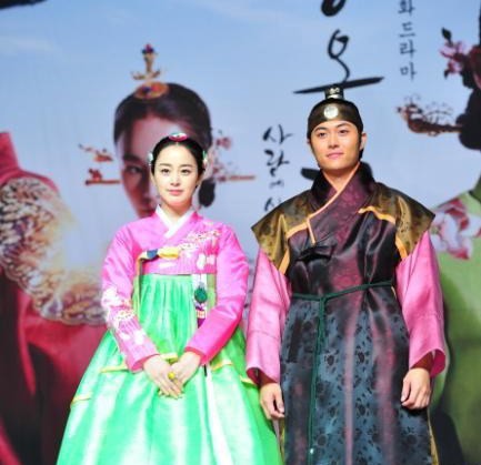 ▲ '장옥정' 김태희와 '현치수' 재희ⓒSBS