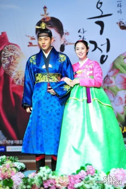 ▲ 이순 '유아인'과 장옥정 '김태희'ⓒSBS