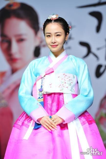 ▲ 힘 없고 약한 인현왕후가 아닌 능동적인 모습을 보여주겠다는 '홍수현'ⓒSBS