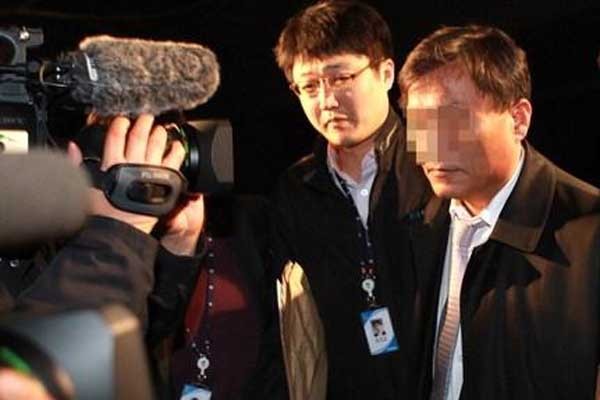 ▲ '벤츠 여검사' 사건의 핵심 관계자인 C변호사가 구속되고 있다.