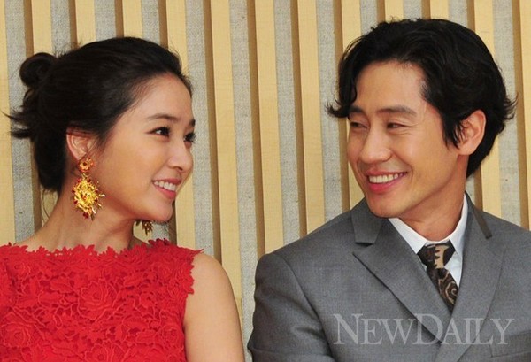 ▲ 드라마 '내 연애의 모든 것'에 참석한 이민정과 신하균ⓒ이종현 기자