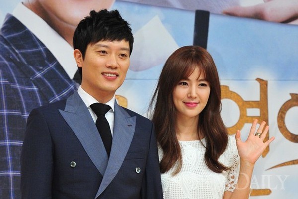 ▲ 내 연애의 모든 것 제작발표회에 참석한 한채아, 신하균ⓒ이종현 기자